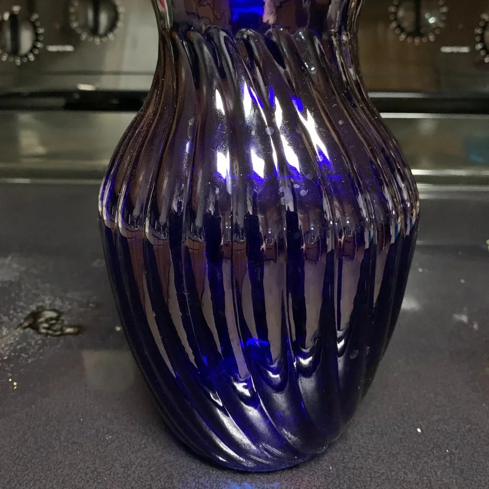 Midnite Blue rippled flower vase